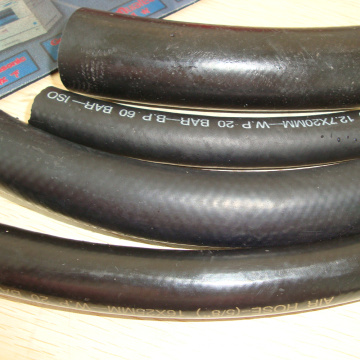 las ventas calientes comercializan la trenza flexible flexible de la manguera de goma al aire / agua